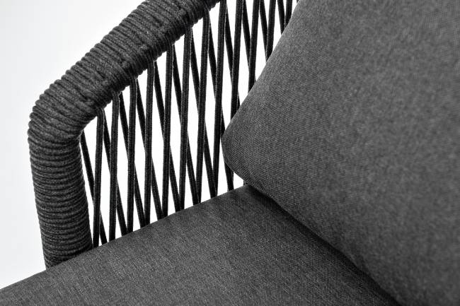 "Верона" кресло плетеное из роупа, каркас алюминий темно-серый (RAL7024) муар, роуп темно-серый круглый, ткань темно-серая 027 высота посадки 43,5 см