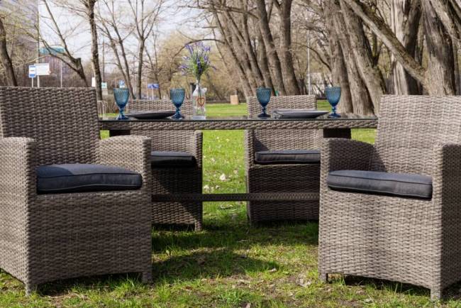 Обеденный комплект FIONA из искусственного ротанга